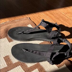 Eddie Bauer Black Strap Sandals